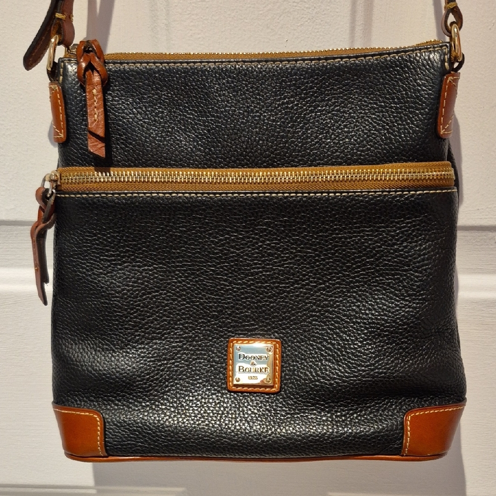 Dooney & Bourke Black and Tan Pebbled Leather Crossbody Bag. VGUC.
